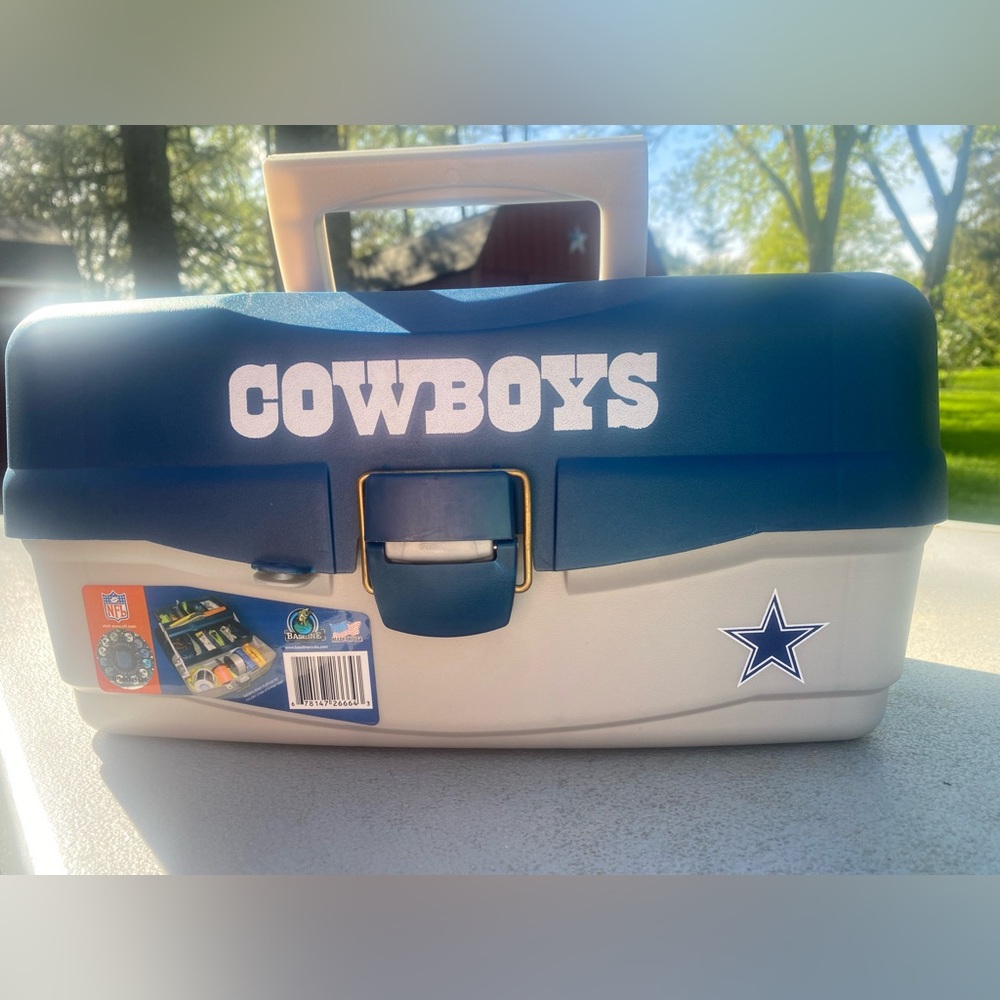 BRAND NEW WITH TAGS DALLAS COWBOYS TACKLE BOX